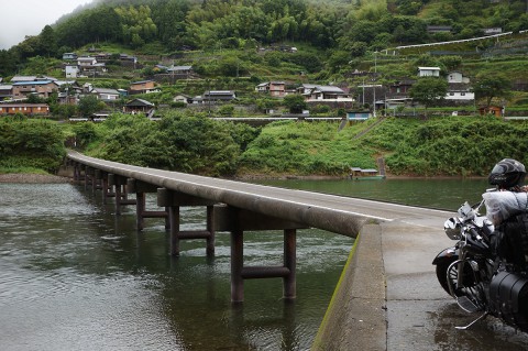 岩間沈下橋